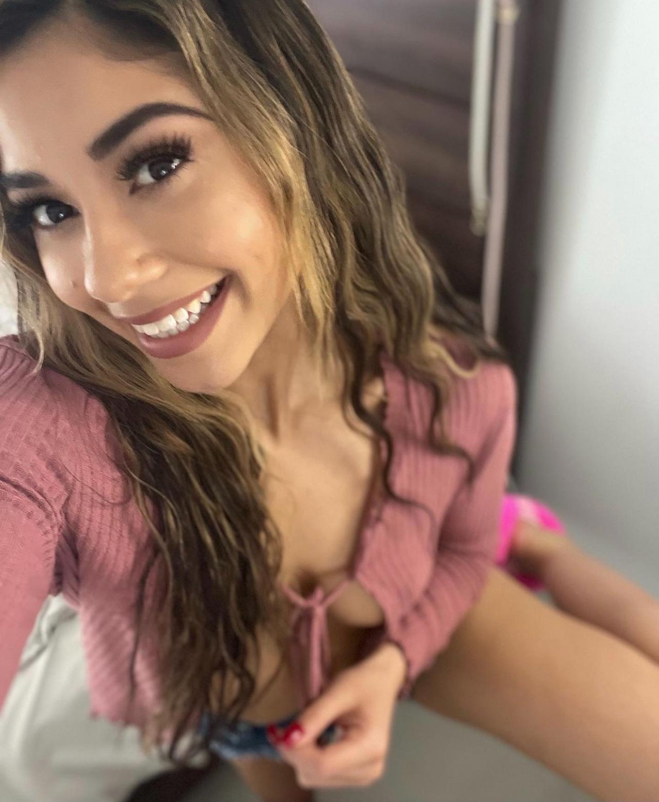 I can be yr discreet sexy pretty slut👅 am classy tho,let make a romantic movie I can be yr discreet sexy pretty slut👅 am classy tho,let make a romantic movie