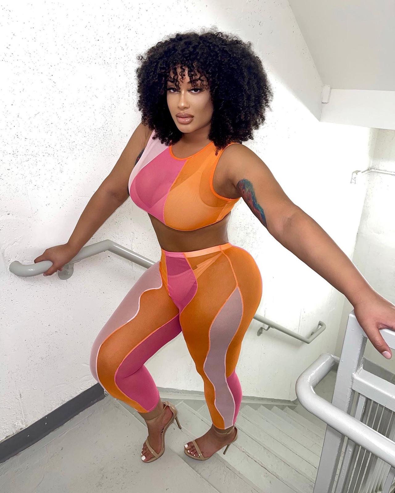 I’m a professional hooker and I’m independent available for out call and in call I’m a professional hooker and I’m independent available for out call and in call