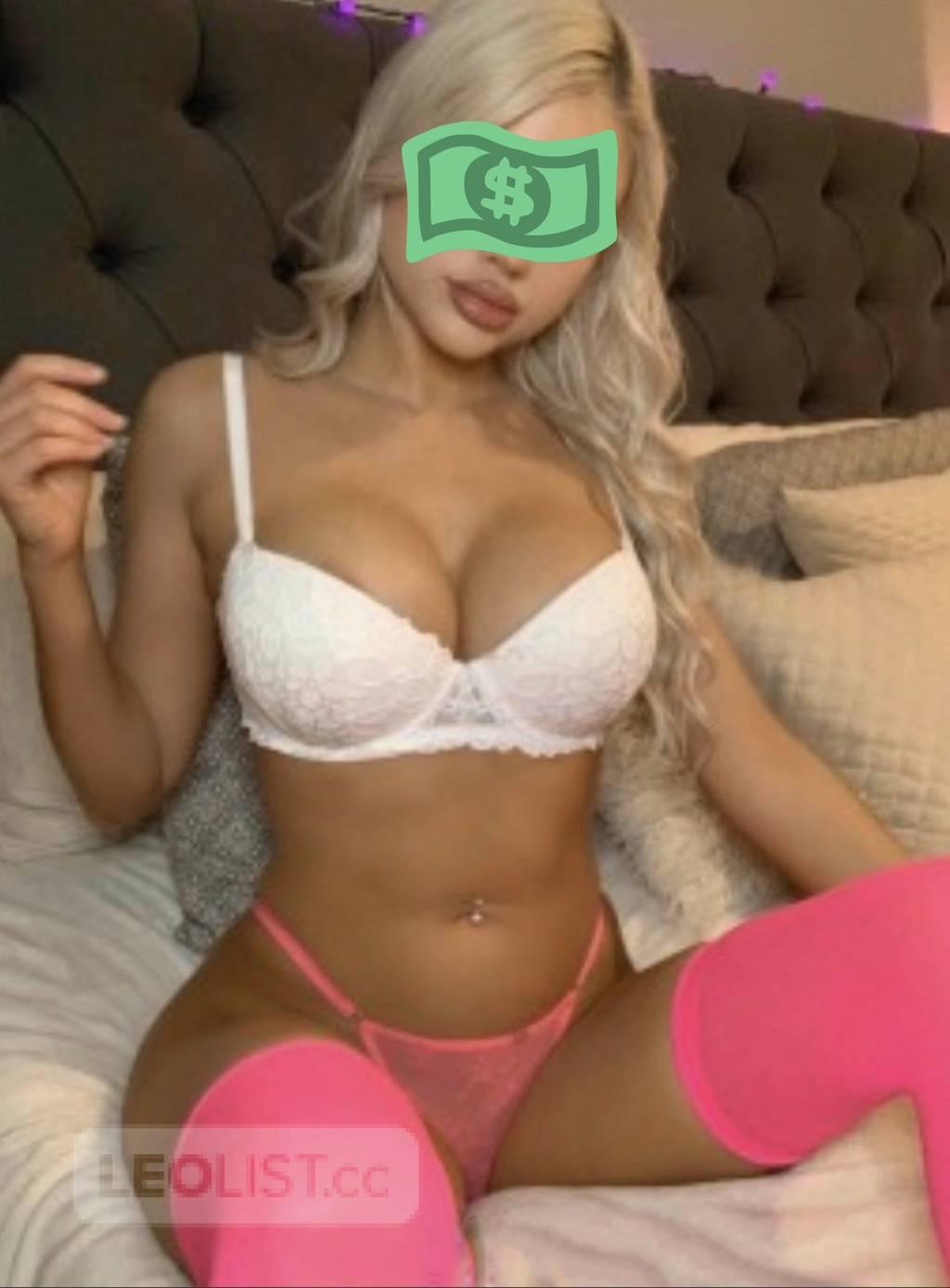 Exotic Playmate Gorgeous Blonde Exotic Playmate Gorgeous Blonde
