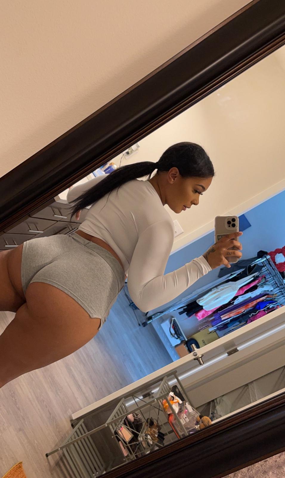 I’m available don’t hesitate to hit me up on Snapchat 👻@ big_bhangz I’m available don’t hesitate to hit me up on Snapchat 👻@ big_bhangz