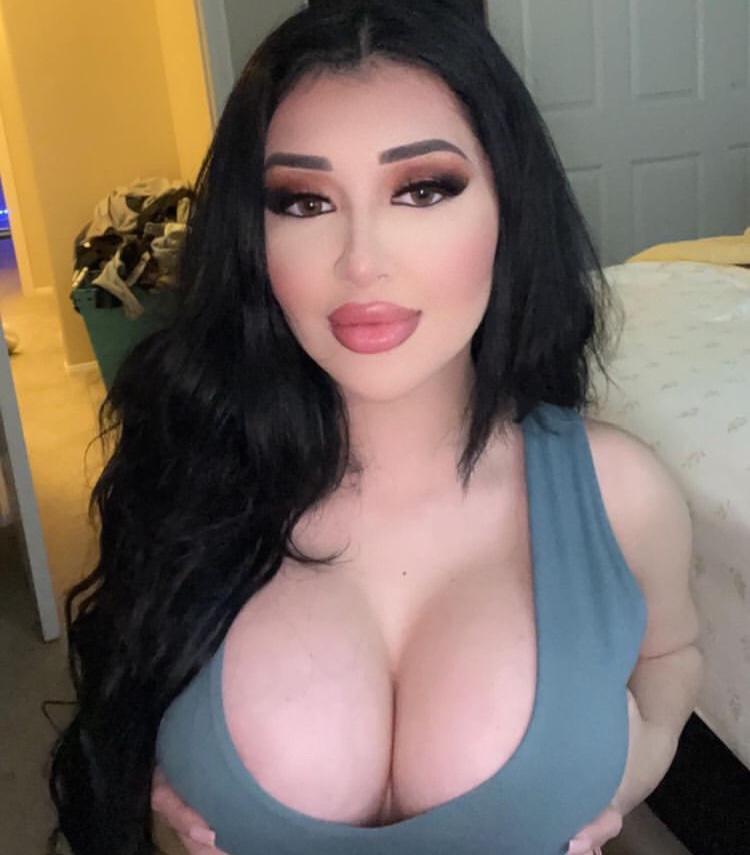 Escort available for hookup Escort available for hookup