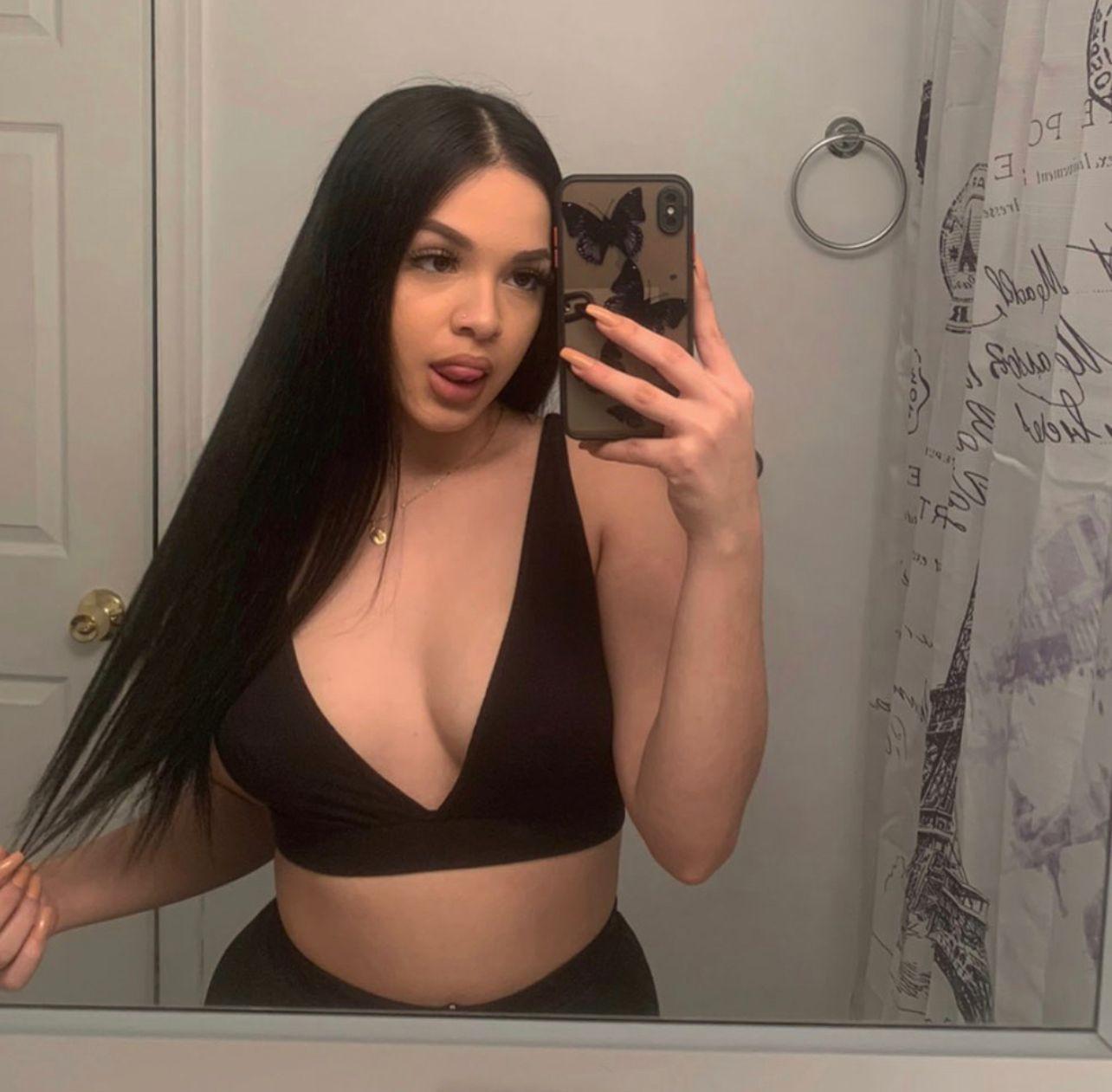 PAY CASH” HI GUYS MY NAME IS carli I'M 23 😘 I JUST WANT TO HAVE FUN HIT ME UP PAY CASH” HI GUYS MY NAME IS carli I'M 23 😘 I JUST WANT TO HAVE FUN HIT ME UP
