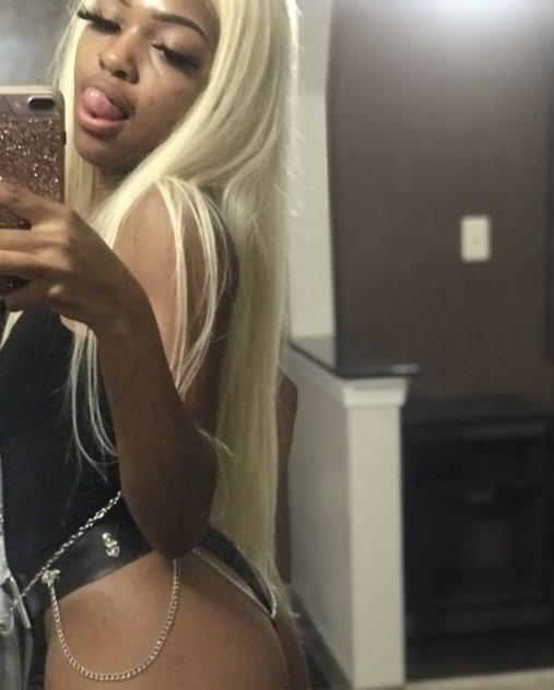 hey babes come see me ! hey babes come see me !