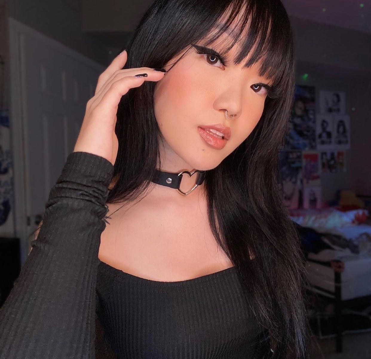 I’m scarlet I offer anything you require for I’m scarlet I offer anything you require for