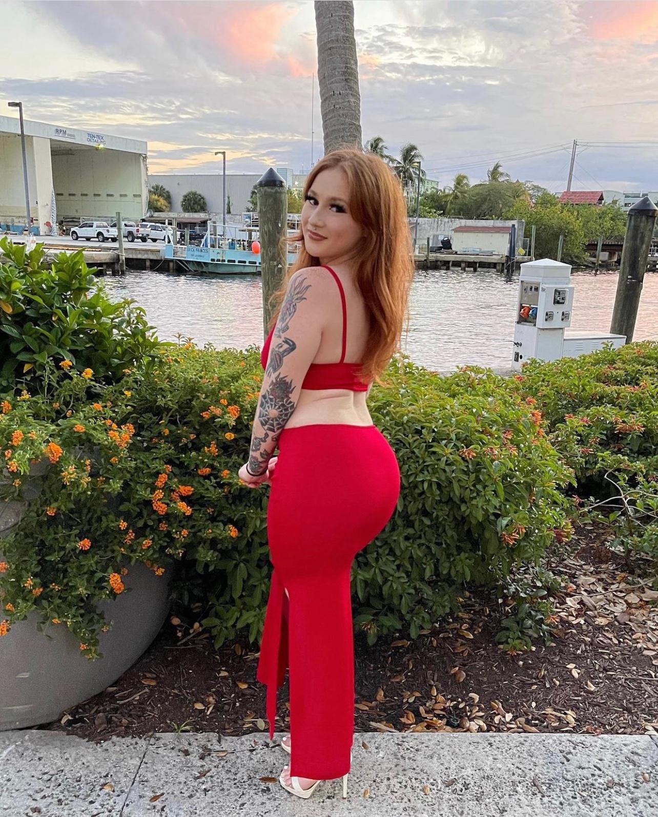 Escort girl available for sex snap chat; Potwell12 Escort girl available for sex snap chat; Potwell12