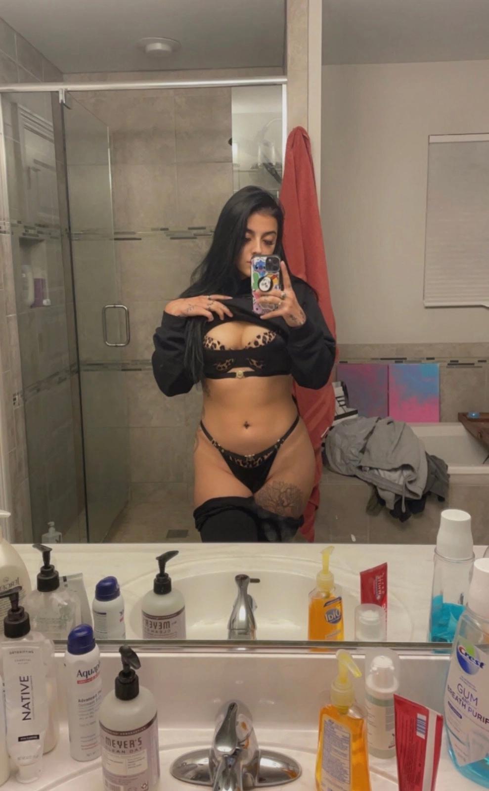 Are you horny and want a meet up text me on(848) 253-0252 or snap👻sandrac5944 Are you horny and want a meet up text me on(848) 253-0252 or snap👻sandrac5944