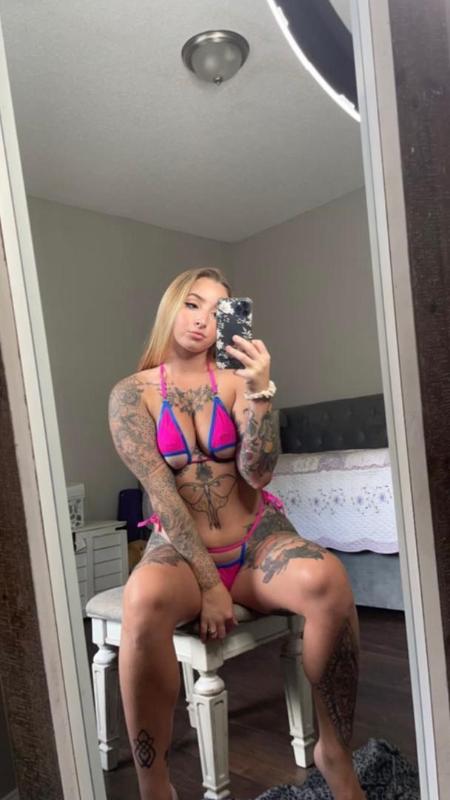 Hmu ready for mature hookup add my 👻robinstacy21 or text me 940 882 3478