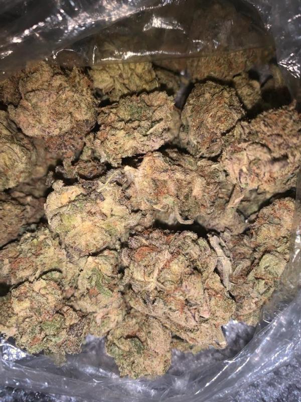 Escort available and drugs