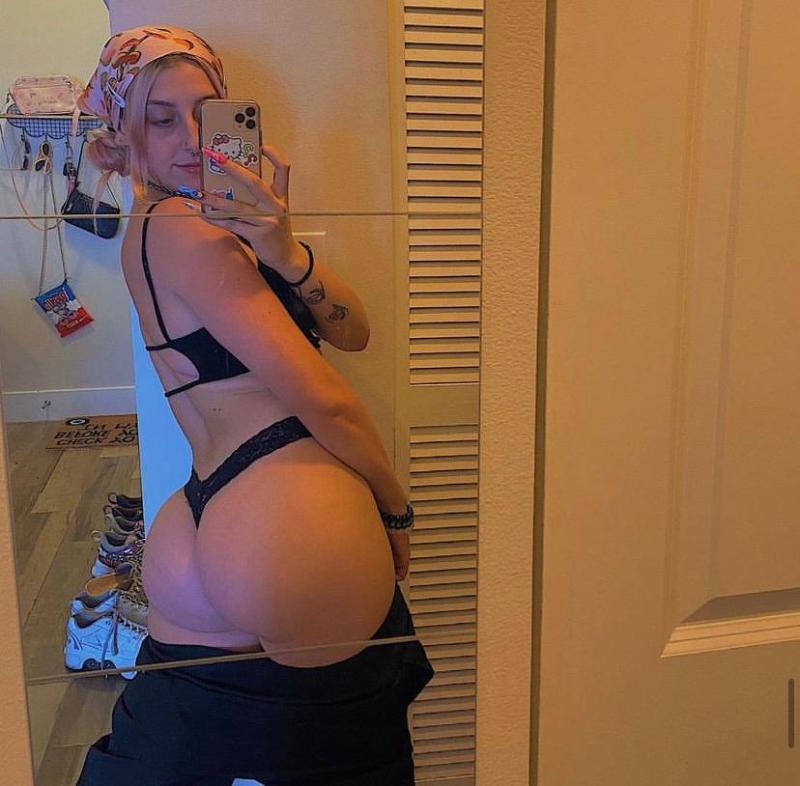 Hot local escort 🍑 down to hookup 🍆🍆