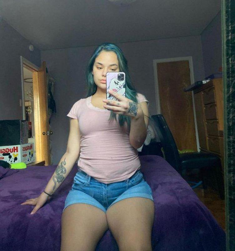 I'm available for massage and hookup services on discreet.