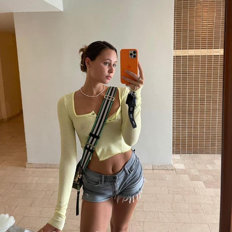 I’m available right now for good Sex and full bodymassage, textMe (409) 203-5481