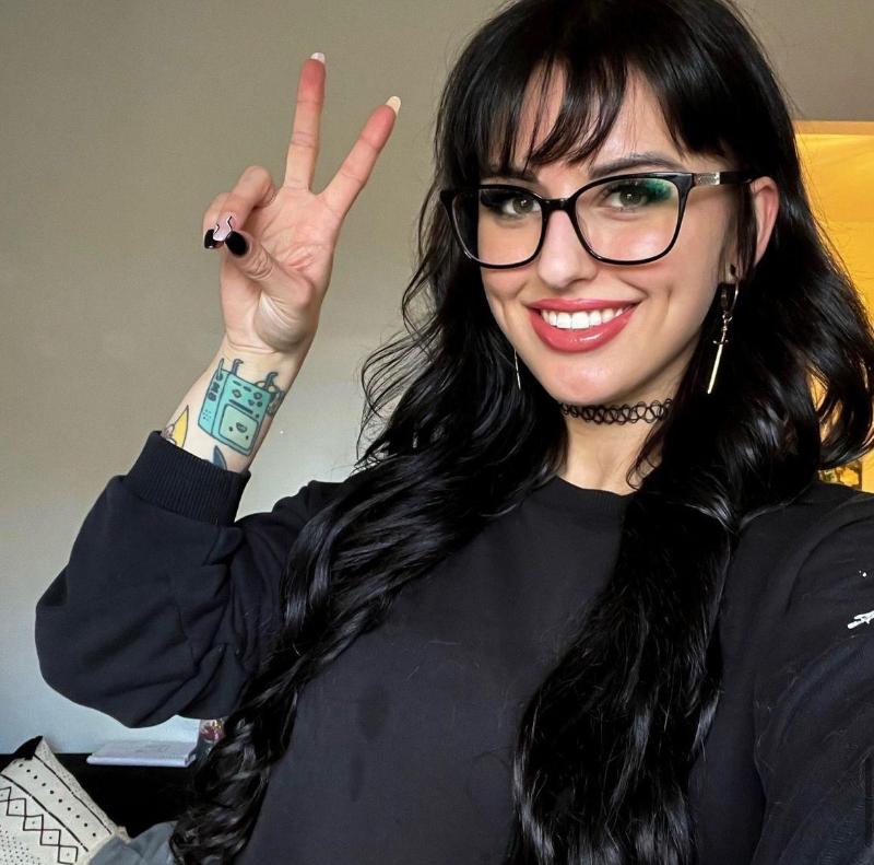 My service are Erotic lick eat,GFE,New 69 style,BBBJ & BJ without condom..